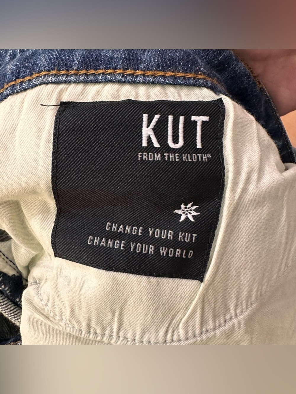 Kut From The Kloth distressed Catherine Boyfriend Jeans, Size 14 - Picture 7 of 9